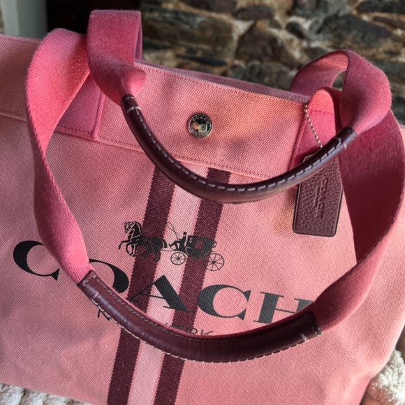 Authentic large pink Coach tote - Picture 2 of 5